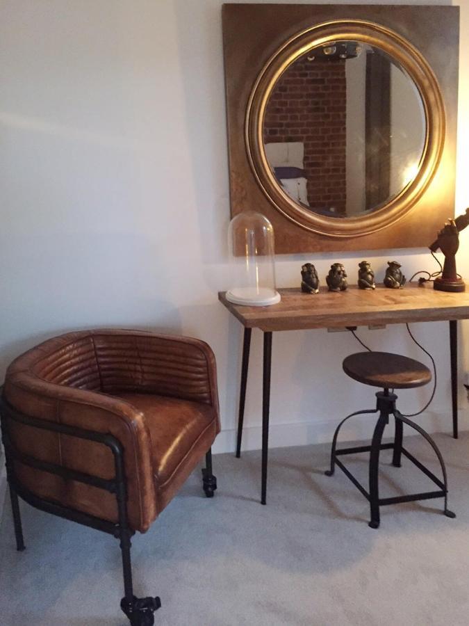 Spacious 1 Bedroom Split Level Old Pub Conversion Tower Bridge Londres Exterior foto