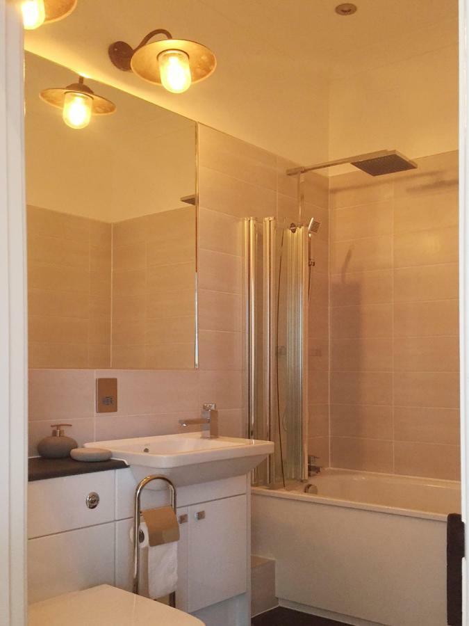 Spacious 1 Bedroom Split Level Old Pub Conversion Tower Bridge Londres Exterior foto